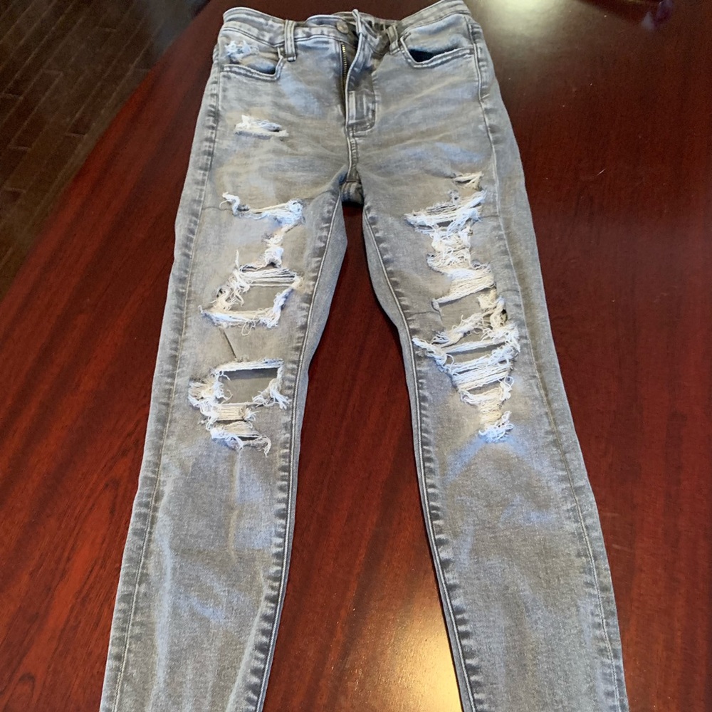 Woman’s American eagle jeans